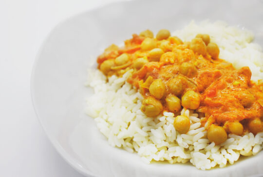 Veganes Kichererbsencurry mit Jasmin Reis Rezeot